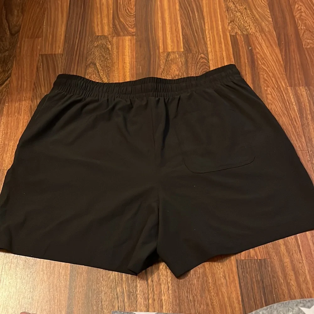Shorts - Picture 5 of 6